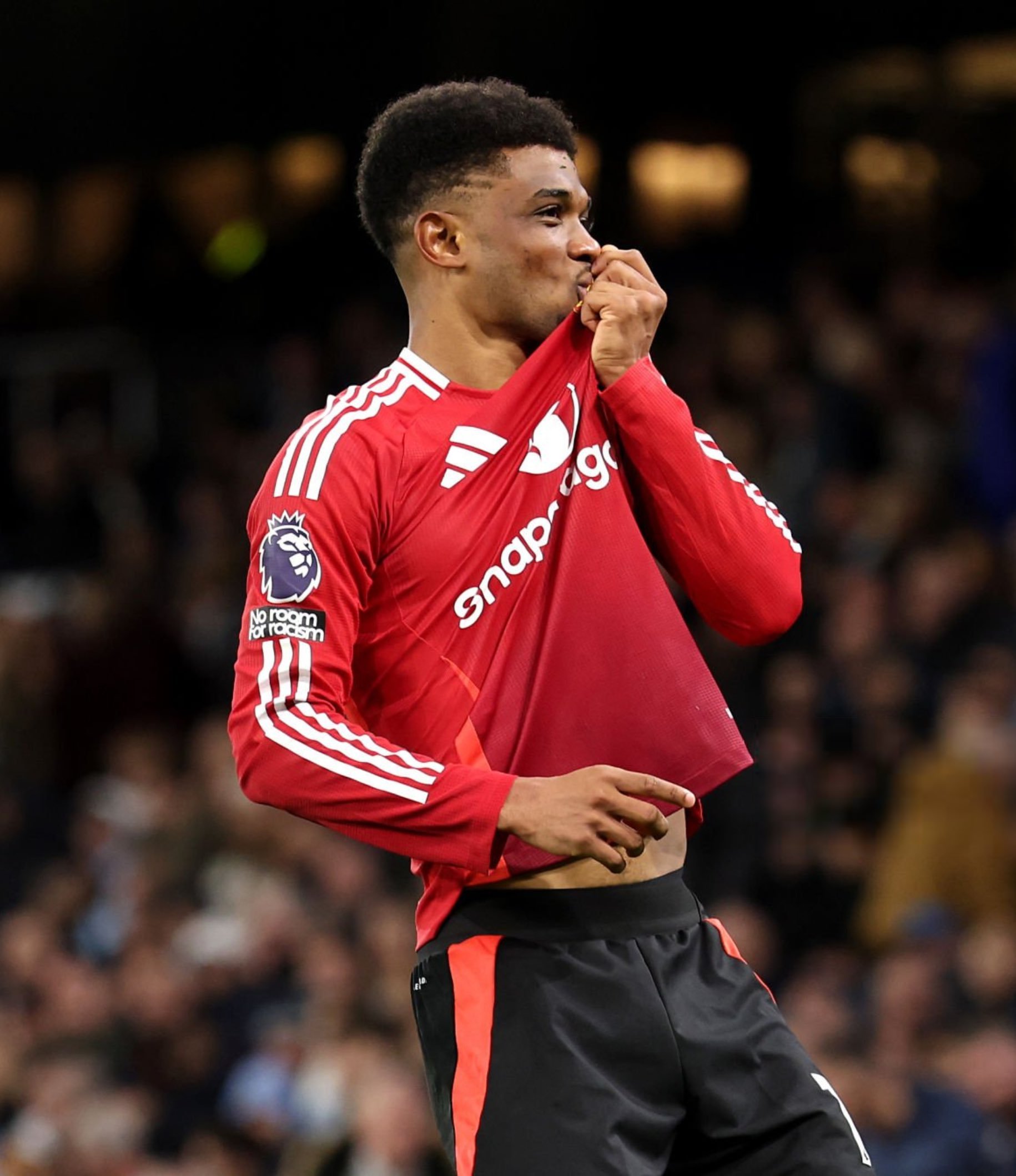 曼联客场失利，英超联赛排名下滑局势严峻的简单介绍