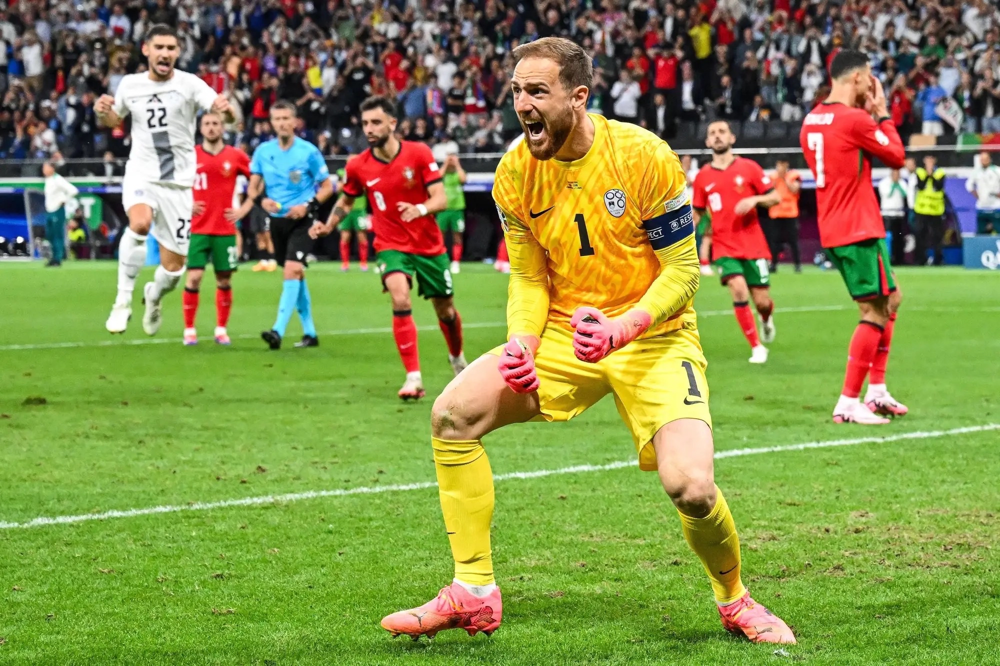 俄罗斯队连败斯洛文尼亚队，无缘欧洲杯正赛阶段的简单介绍