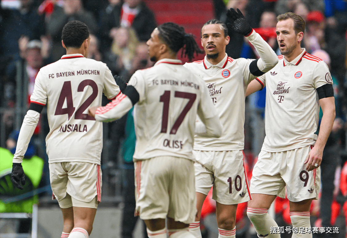 拜仁慕尼黑大胜对手在赛场上实力碾压