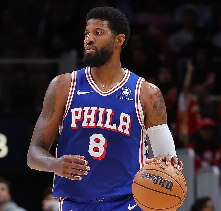 76人绝杀时刻，三连败点燃赛场，冲击季后赛迎来胜利！