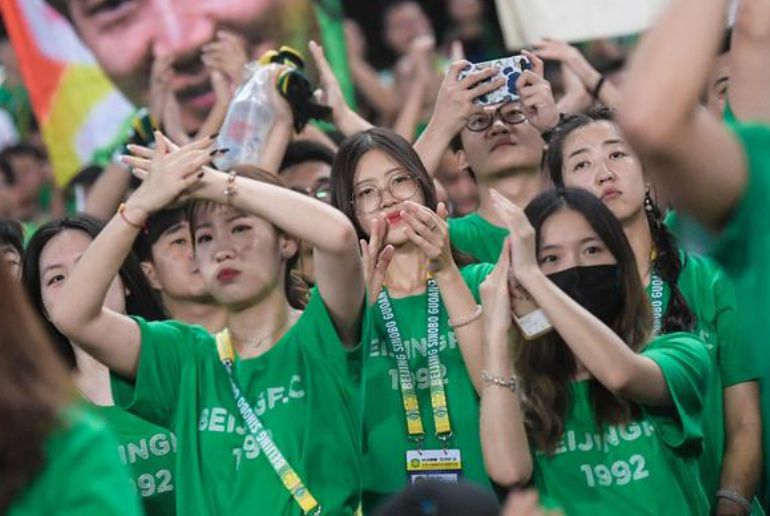 库里赛后谦逊发言登热搜，北京国安鏖战巴塞罗那引发热议的简单介绍